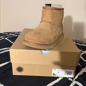 UGG Classic Short Tan Boots